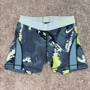 NIKE PRO Xtra Small, camo, spandex.